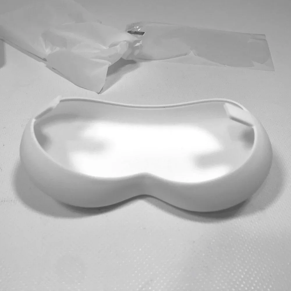 Designed for Apple Vision Pro Case White Silicone Pro VR Headset Case